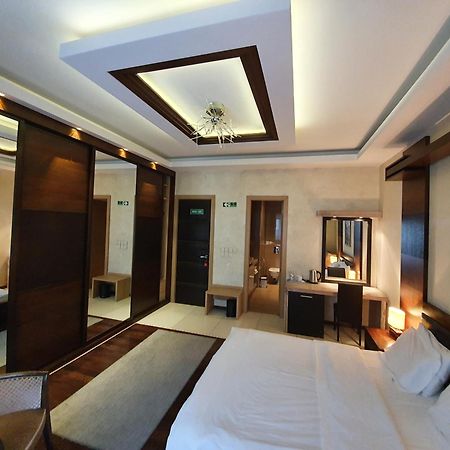 Privilege Suites By Central Park Belgrad Exterior foto